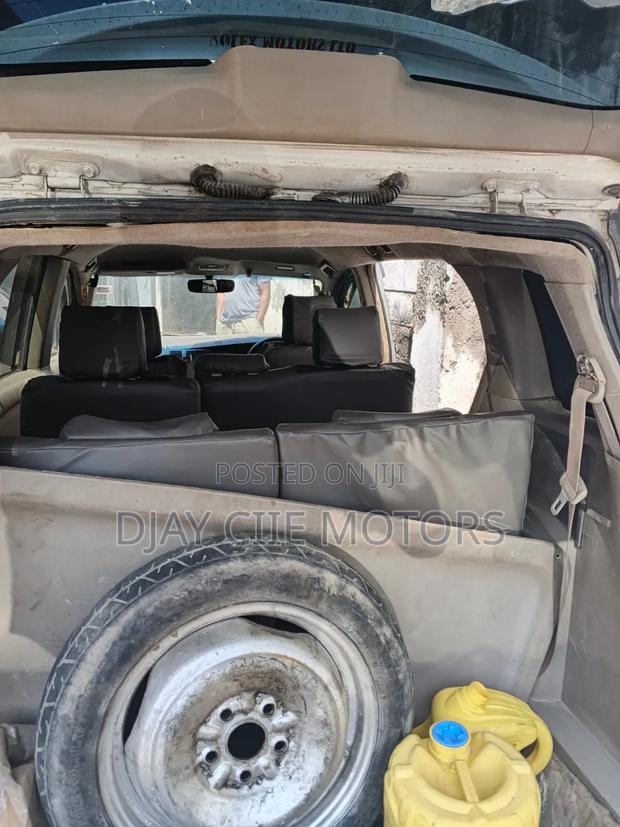 Toyota ISIS 2007 White