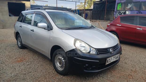 Nissan Advan 2015 Silver