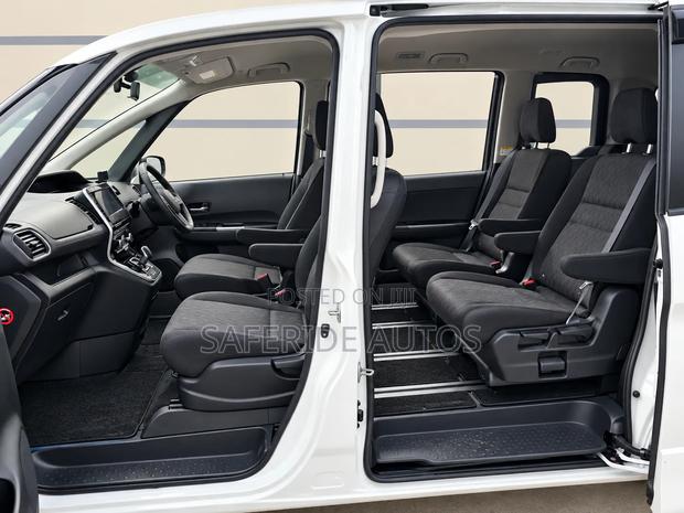 Nissan Serena 2019 Pearl