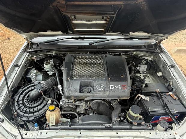 Toyota Hilux 2012 Silver
