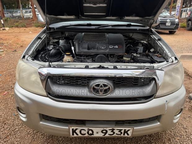 Toyota Hilux 2012 Silver