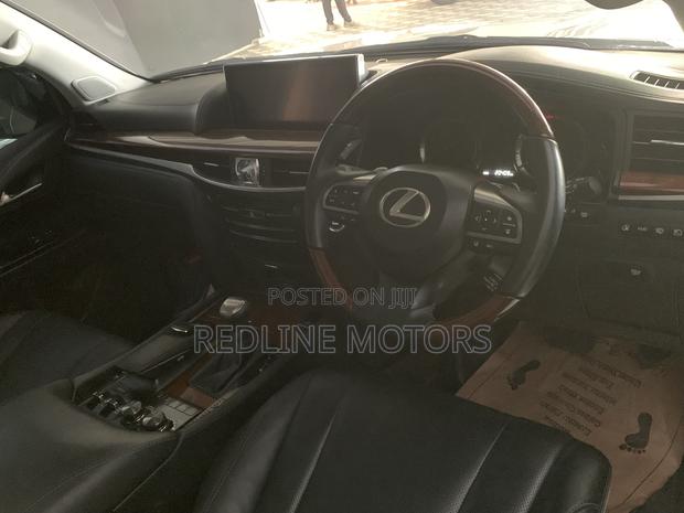 Lexus LX 570 (5 seats) AWD 2019 Ivory