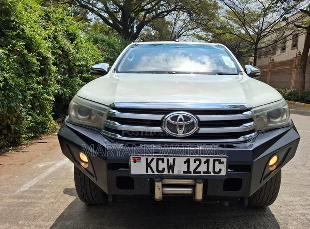 Toyota Hilux Revo Double Cab Deisel 2.8 AWD 2016 White