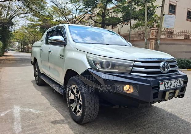 Toyota Hilux Revo Double Cab Deisel 2.8 AWD 2016 White