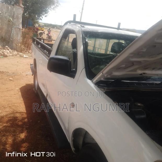 Isuzu D-MAX 2011 White