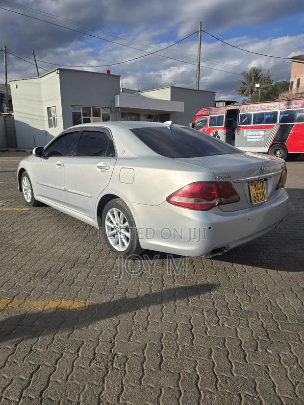 Toyota Crown 2012 Silver