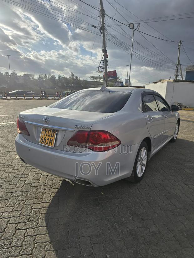 Toyota Crown 2012 Silver