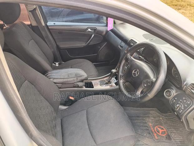 Mercedes-Benz C180 2009 White