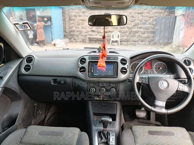 Volkswagen Tiguan 2010 Black