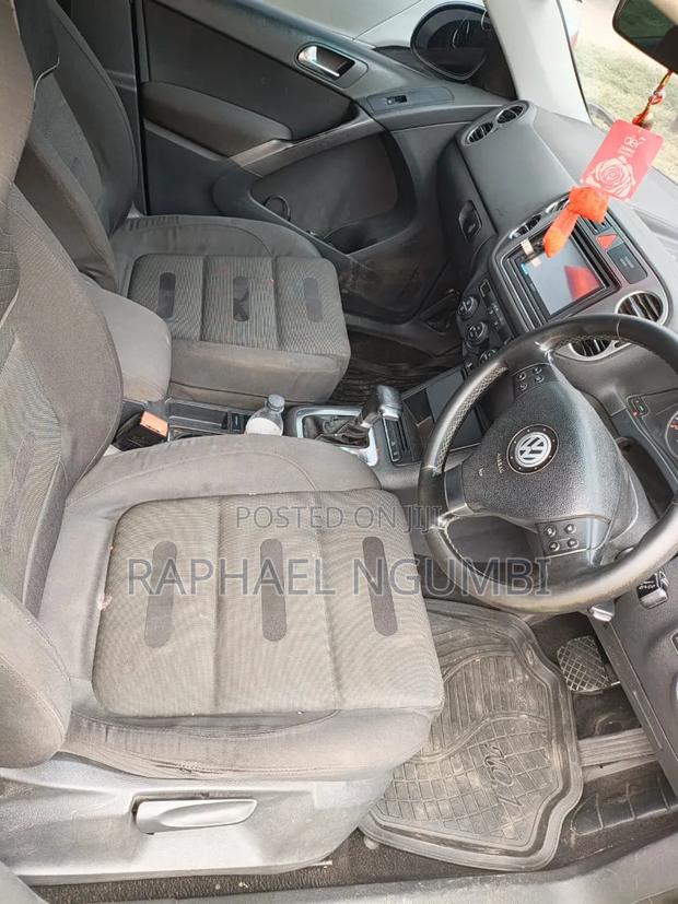 Volkswagen Tiguan 2010 Black