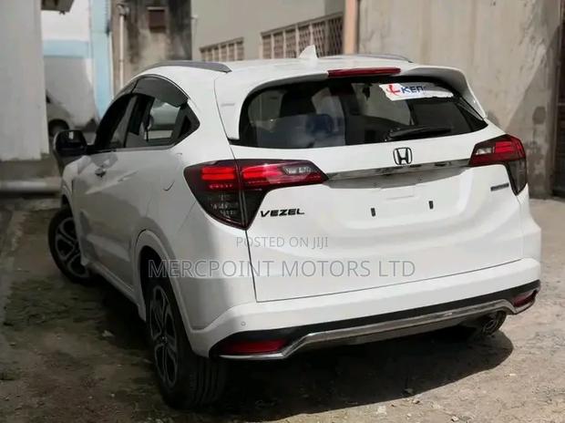 Honda Vezel 2019 White
