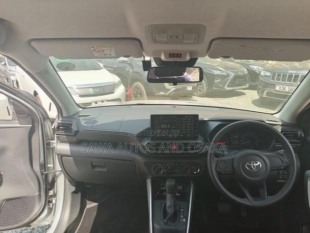 Toyota Raize 2019 Silver
