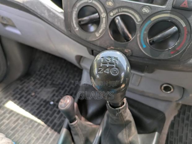 Toyota Hilux 2009 White