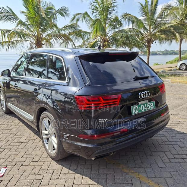 Audi Q7 2019 Blue