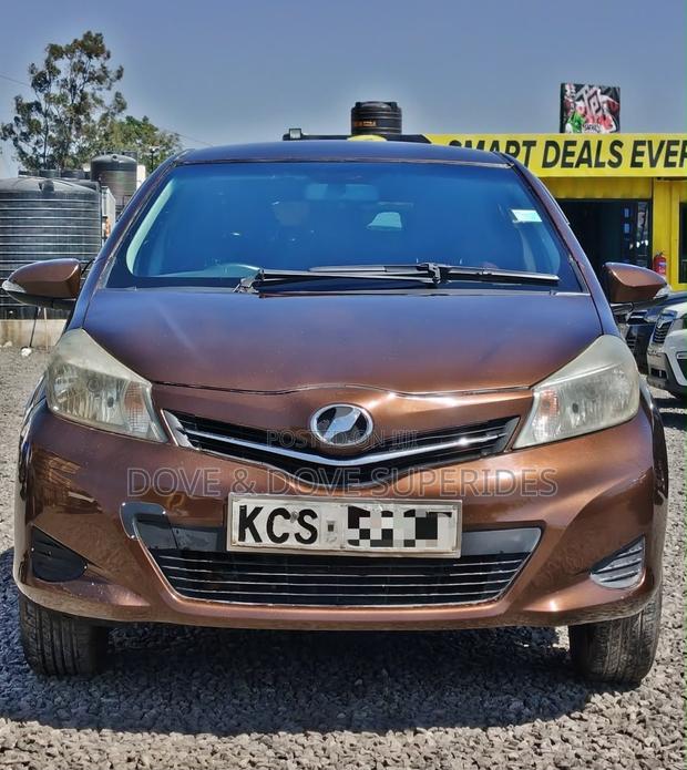 Toyota Vitz 2012 Brown