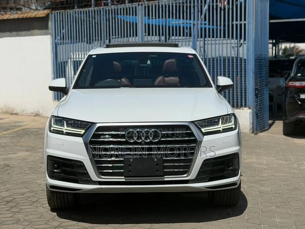 Audi Q7 2019 Off white