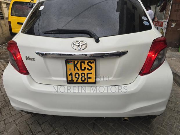 Toyota Vitz 2012 White