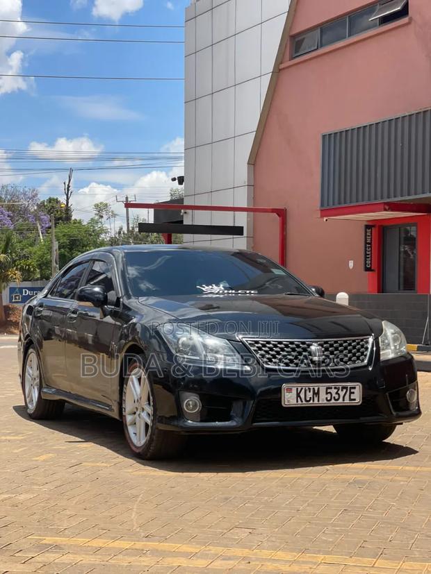 Toyota Crown 2010 Black