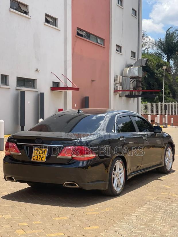 Toyota Crown 2010 Black