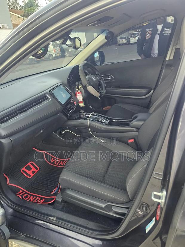 Honda Vezel 1.5 Hybrid 2WD 2018 Maroon