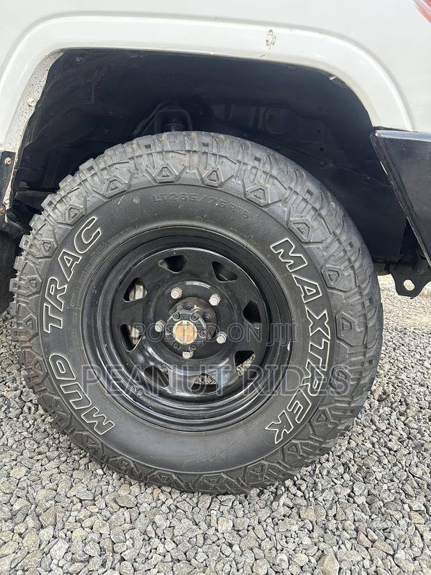 Toyota Land Cruiser 2012 White