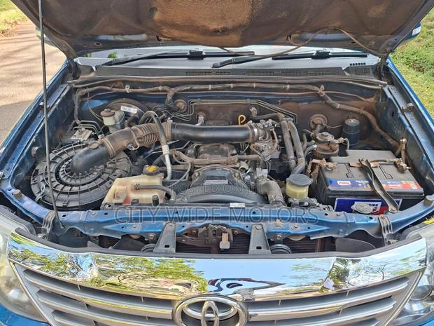Toyota Fortuner 2012 Blue