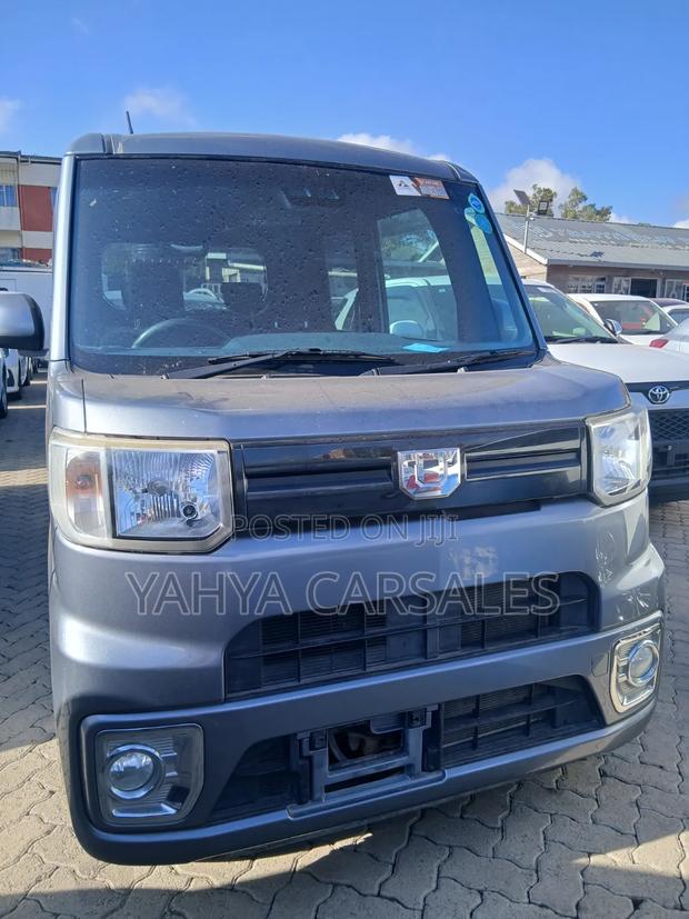 Daihatsu Wake 2019 Gray