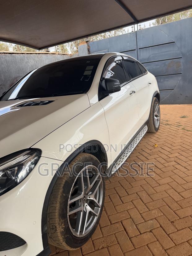 Mercedes-Benz GLE-Class GLE 350d 4MATIC 2017 White