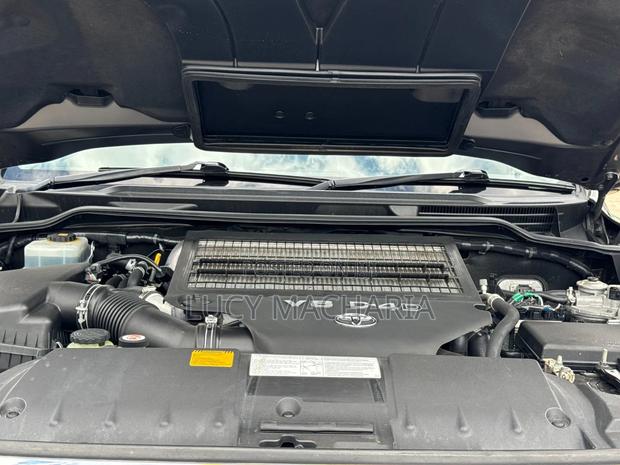Toyota Land Cruiser 2018 Gray