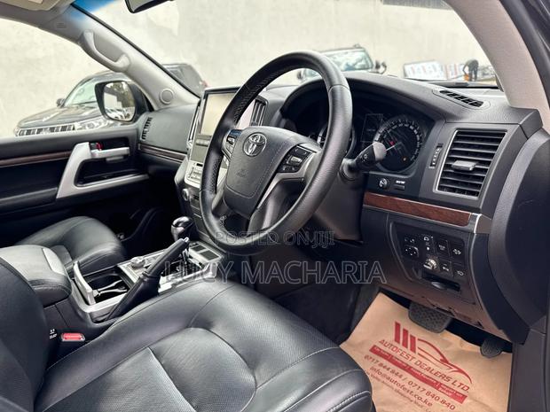 Toyota Land Cruiser 2018 Gray