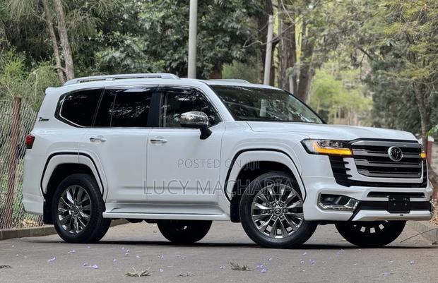 Toyota Land Cruiser 2023 White