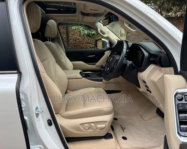 Toyota Land Cruiser 2023 White