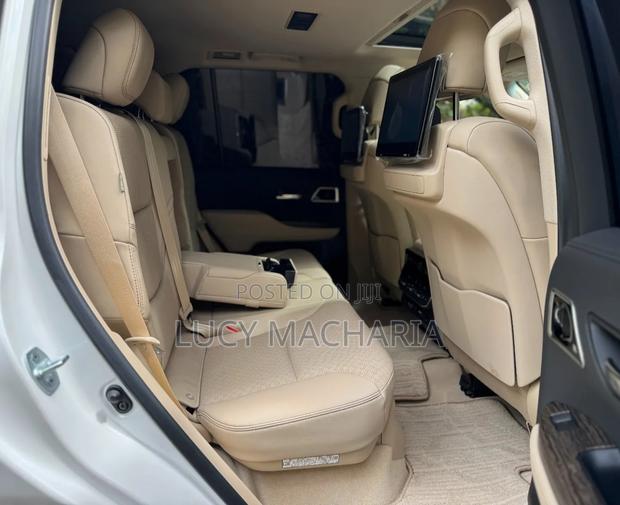 Toyota Land Cruiser 2023 White
