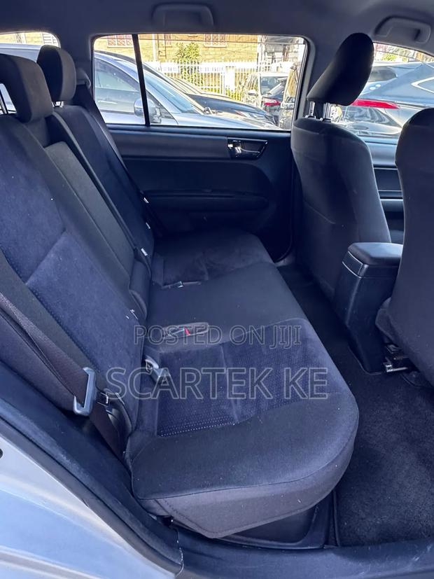 Toyota Corolla Fielder 1.5 Hybrid FWD 2019 Silver