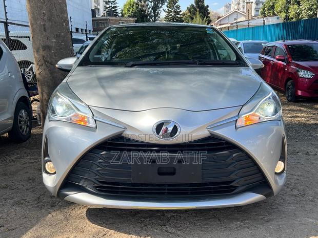 Toyota Vitz 2019 Silver