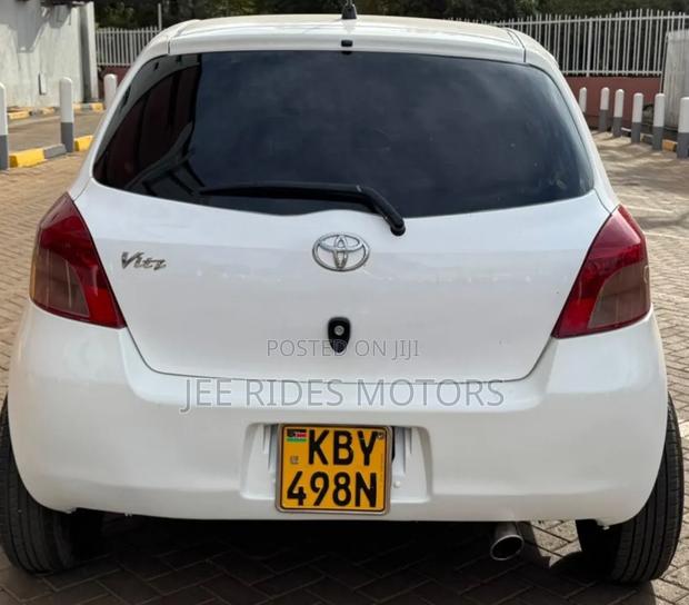 Toyota Vitz 2007 Pearl