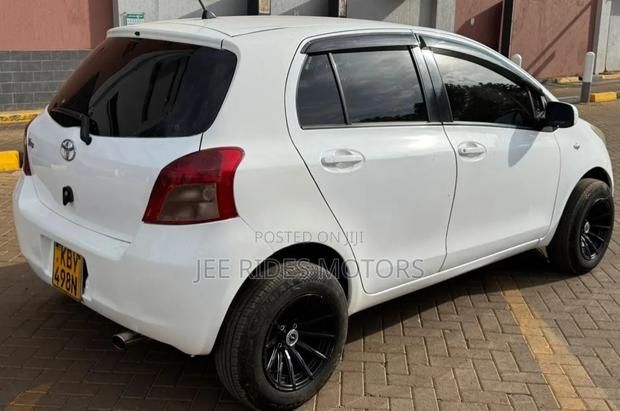 Toyota Vitz 2007 Pearl