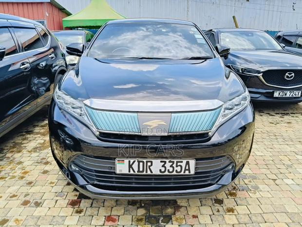 Toyota Harrier 2.0 2017 Black