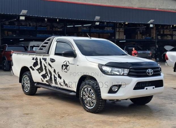 Toyota Hilux Revo Single Cab Deisel 2.4 RWD 2019 Off white