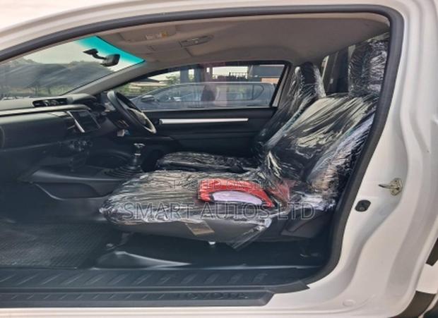 Toyota Hilux Revo Single Cab Deisel 2.4 RWD 2019 Off white