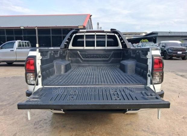Toyota Hilux Revo Single Cab Deisel 2.4 RWD 2019 Off white