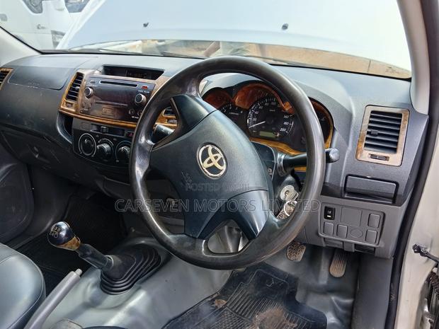 Toyota Hilux 2014 Silver