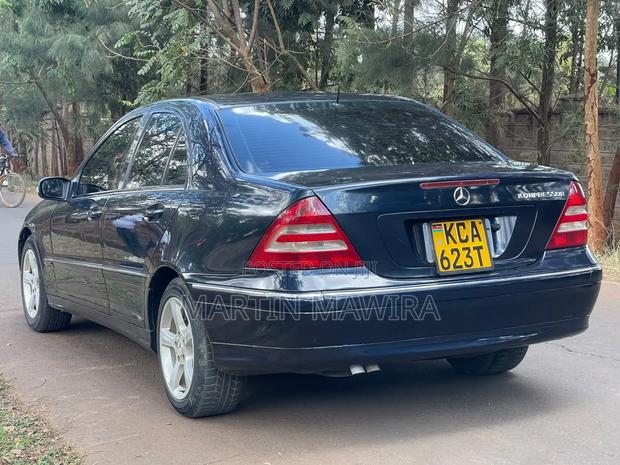 Mercedes-Benz C180 2008 Blue