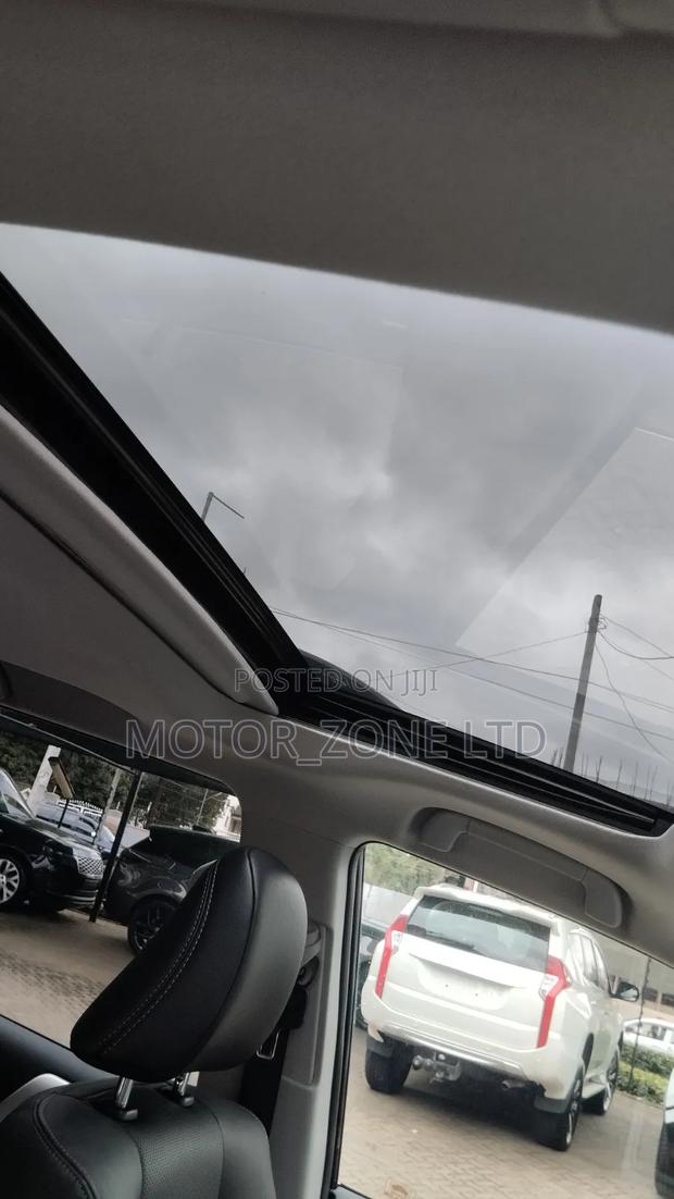 Toyota Land Cruiser Prado 2019 White