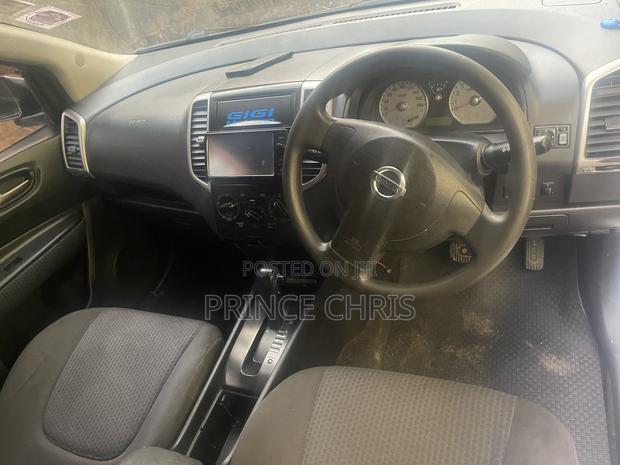 Nissan Wingroad 2011 White
