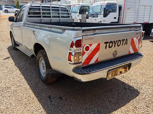 Toyota Hilux 2014 Silver