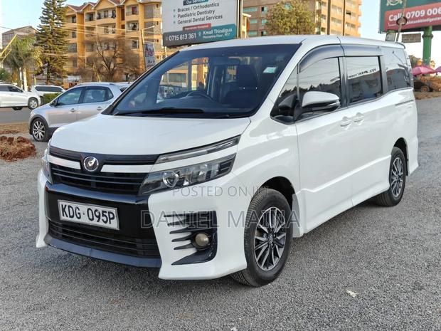 Toyota Voxy 2015 White