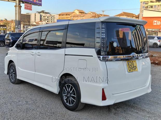 Toyota Voxy 2015 White