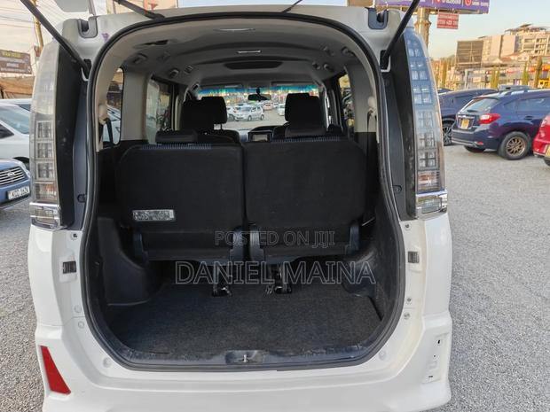 Toyota Voxy 2015 White