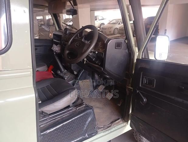 Land Rover Defender Puma 110 2.4 TD 2010 Green